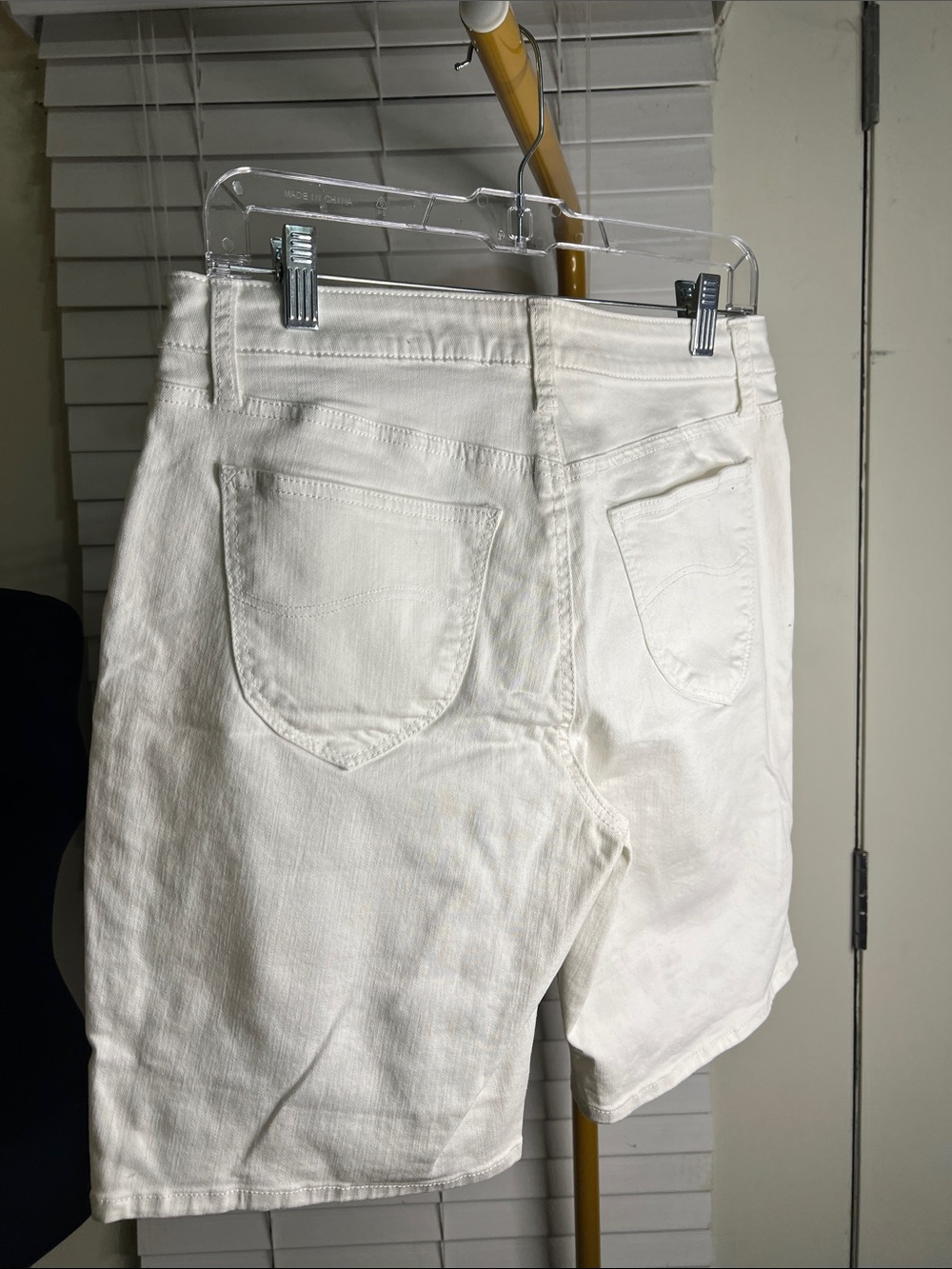 Lee Women’s White Denim Jean Bermuda Shorts - Picture 3 of 5